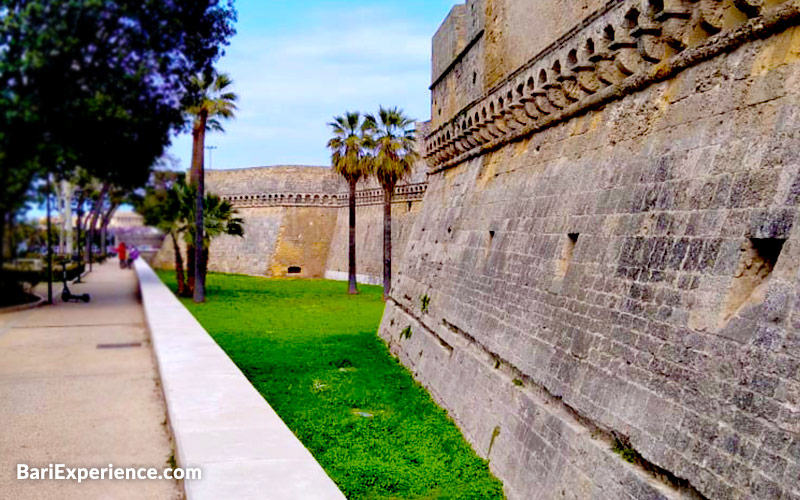 Muren van het Zwabische kasteel van Bari, Puglia