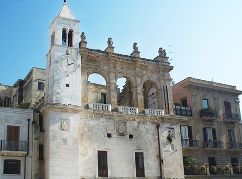 Place marchande du vieux Bari