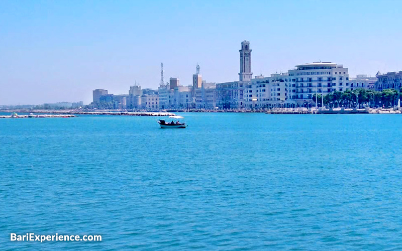 Foto der Strandpromenade in Bari Apulien