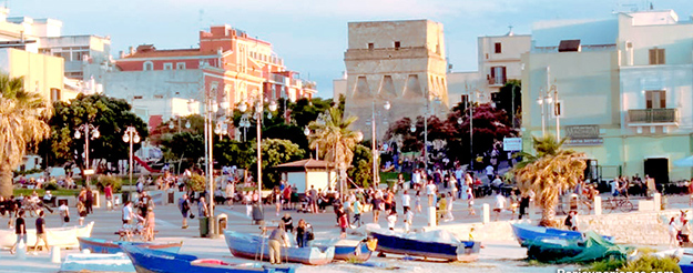  En el pequeño puerto de Torre a Mare