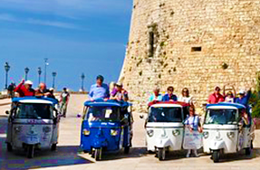 Tuk tuk ape tour Ostuni Puglia