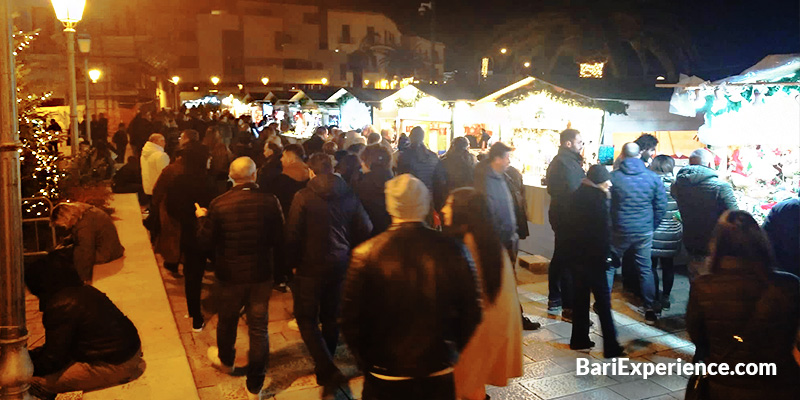 Mercatini Di Natale Bari.Bariexperience Il Centro Di Bari Nel Periodo Natalizio Guarda Quant E Bella Bari Quando Arriva Natale Via Sparano Illuminata Dalle Luci Natalizie Luminarie E Mercatini Di Natale A Bari Mercatini Sulla Muraglia