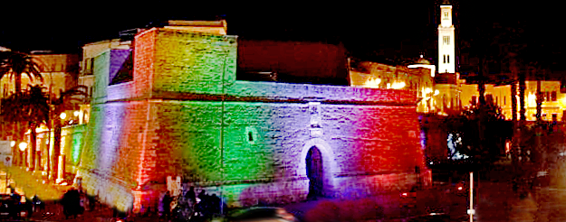  Neues Gesicht für die Mauer von Bari Vecchia: Lichter und Farben an der Strandpromenade