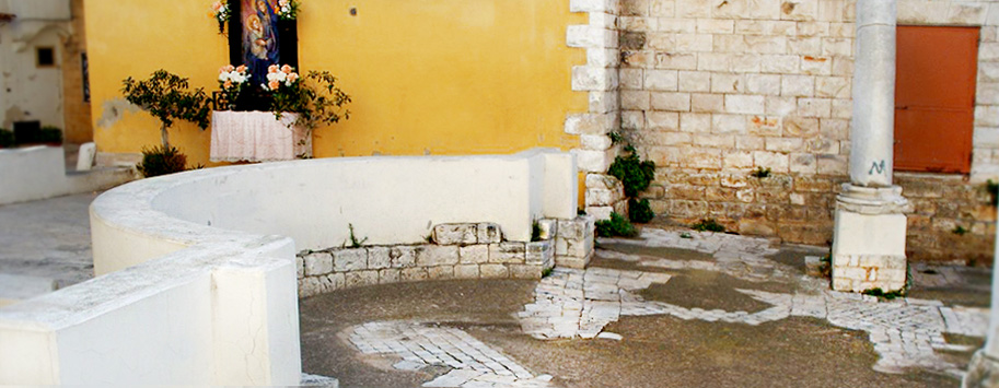 Ver la antigua iglesia del Buonconsiglio de Bari