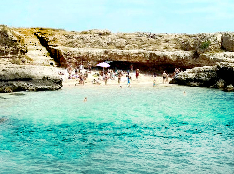 Playa del mar de Monopoli Puglia