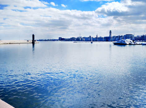 Belweder nad brzegiem morza Bari Apulia