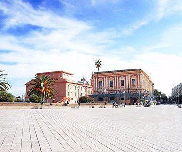 Toeristisch infopunt Piazza del Ferrarese Bari