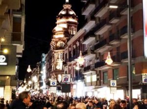 Parada en la vida nocturna de Puglia Bari