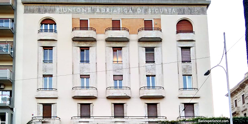 Architekturstile historischer Gebäude Bari