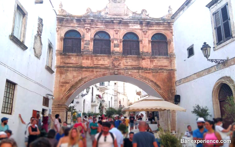 De witte stad Ostuni Puglia