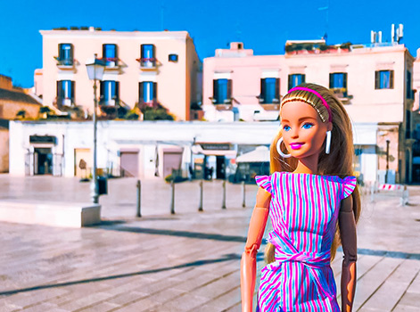 Barbie in Town und Bari Erleben Sie, was es zu sehen gibt