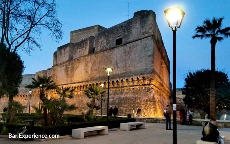 Bari de noche Castello Svevo