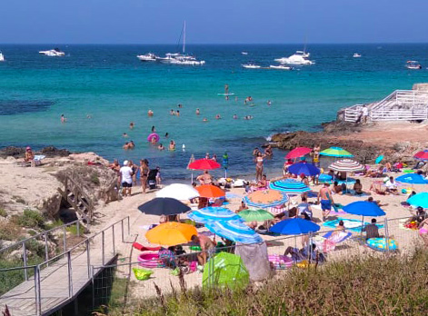 Stranden in de buurt van Bari baaien Monopoli Puglia