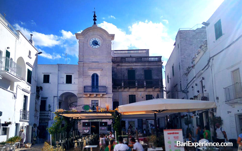 Place Vittorio Emanuele Cisternino Pouilles