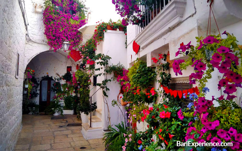 Callejones de Cisternino en Puglia