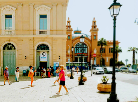 Infopunt Bari Piazza del Ferrarese