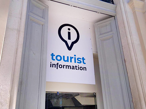 Turisztikai információs pont Bari Experience Piazza Ferrarese
