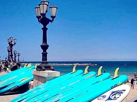 Bari n&#39;est pas dangereux. Plage de Pane et Pomodoro 