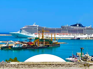 Bari famosa per il porto turistico