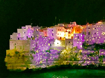 Navidad con luces de Polignano a Mare