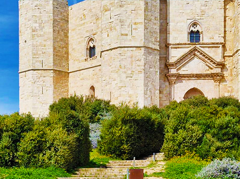 Vezetett túrák a Castel del Monte-ba